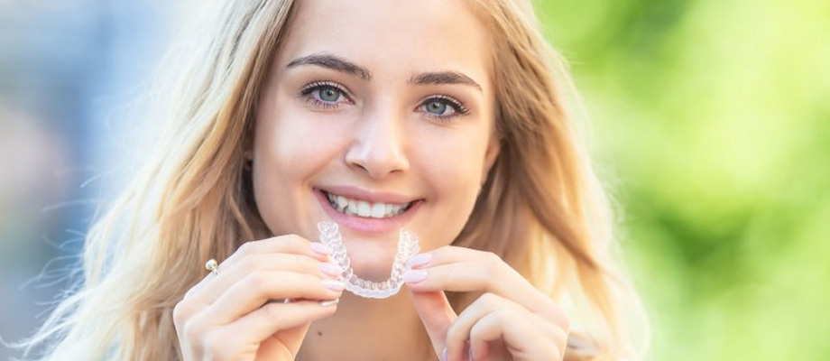 img-newparkorthodontics-treatmentinvisalign-02